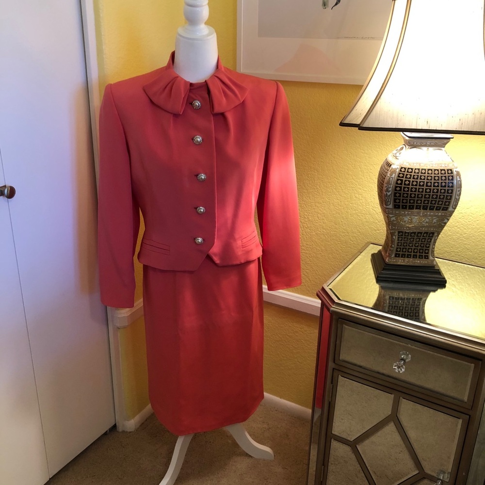 Vintage Travilla pink pussy bow suit size 12